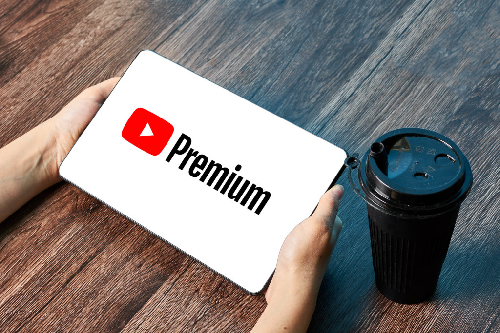 how to play videos in background without paying premium subscription